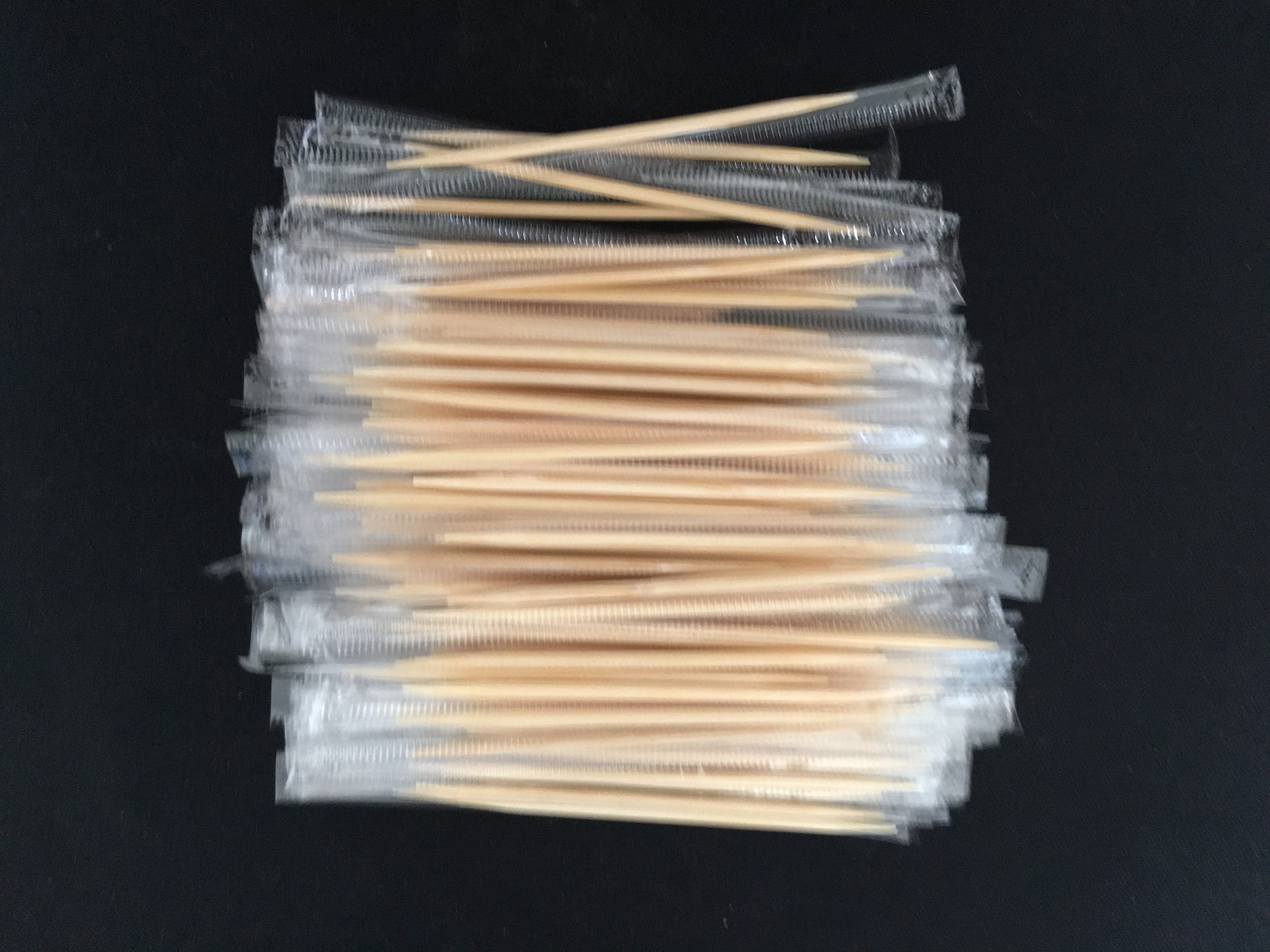 2.0*65mm bamboo toothpicks plastic pack